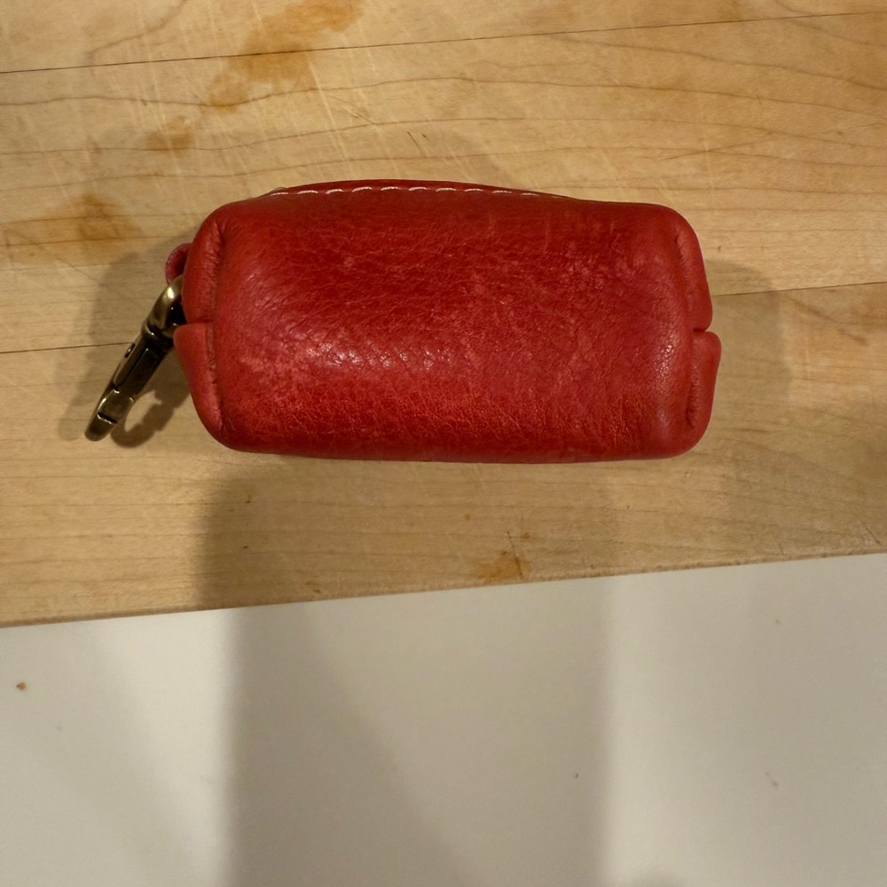 Portland Leather Red Key & Card Holder - Picture 3 of 4